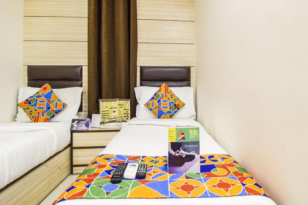 Fabexpress Le Continental Paharganj New Delhi Hotel Exterior photo