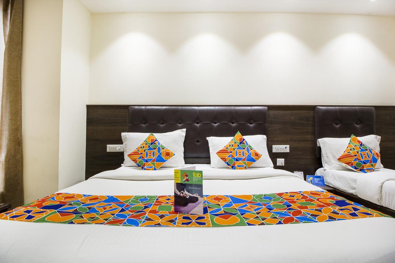Fabexpress Le Continental Paharganj New Delhi Hotel Exterior photo