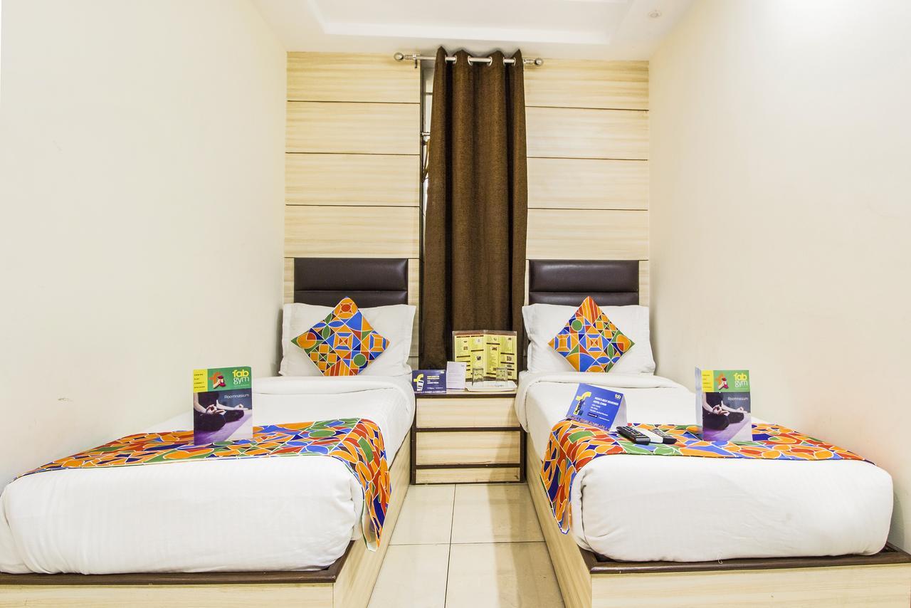 Fabexpress Le Continental Paharganj New Delhi Hotel Exterior photo