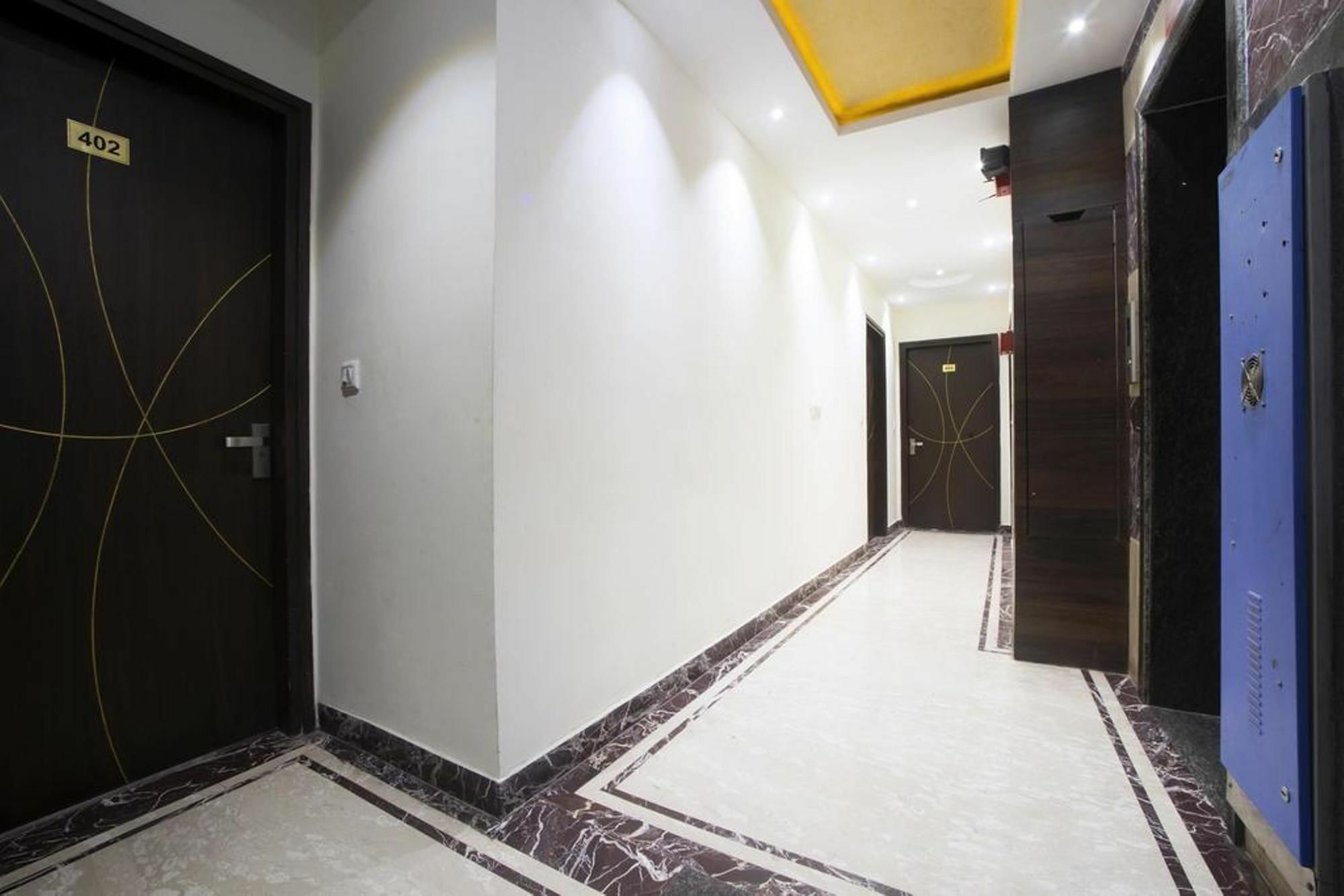 Fabexpress Le Continental Paharganj New Delhi Hotel Exterior photo