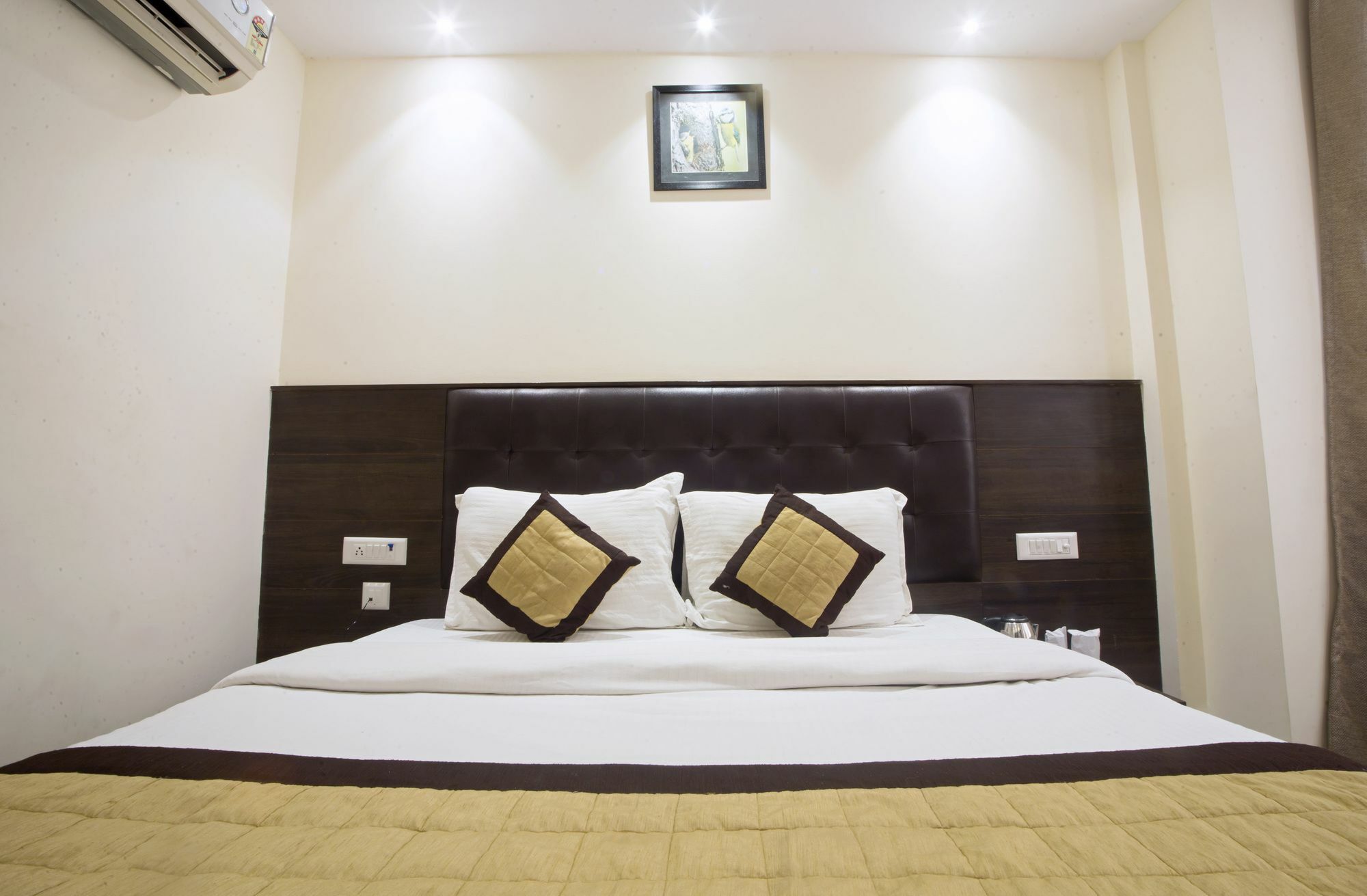 Fabexpress Le Continental Paharganj New Delhi Hotel Exterior photo