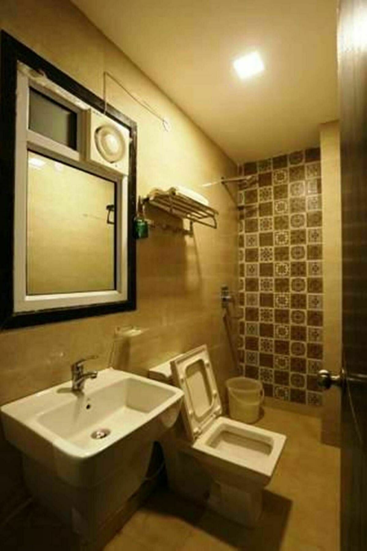 Fabexpress Le Continental Paharganj New Delhi Hotel Exterior photo